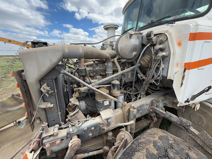 2001-mack-rd690s-image-48