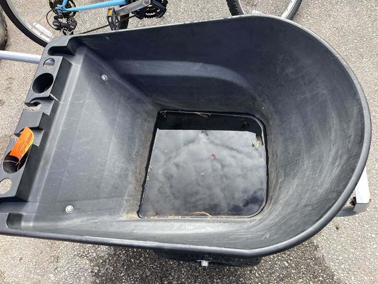 #9059-•-wheelbarrow-(o3)-image-4