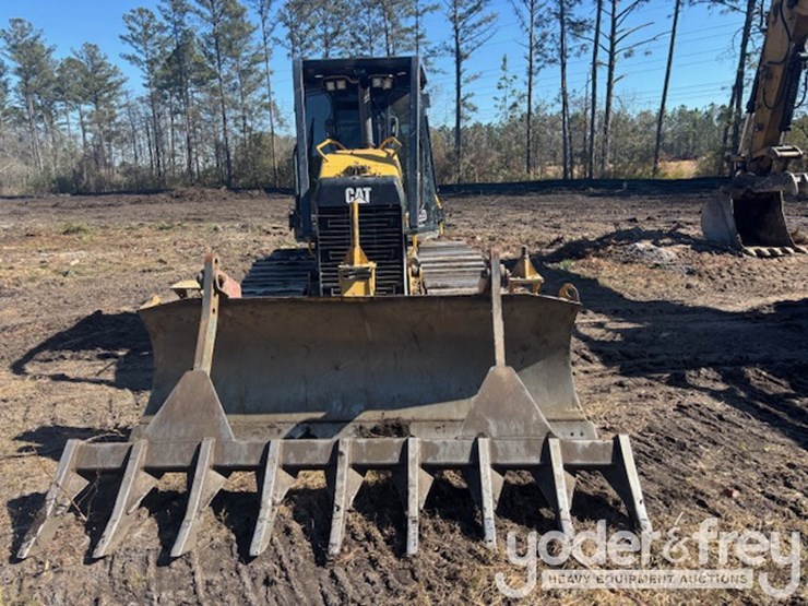 2016-caterpillar-d5k2-lgp-image-8