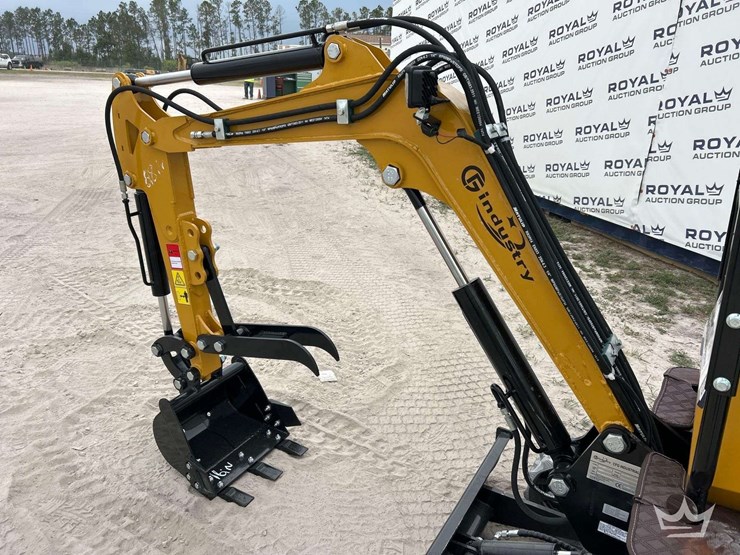 2026-cfg-industrial-h13r-mini-excavator-image-12