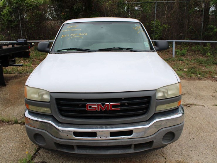 2005-gmc-sierra-1gtec14xx5z319693-mileage:-unknown-image-2