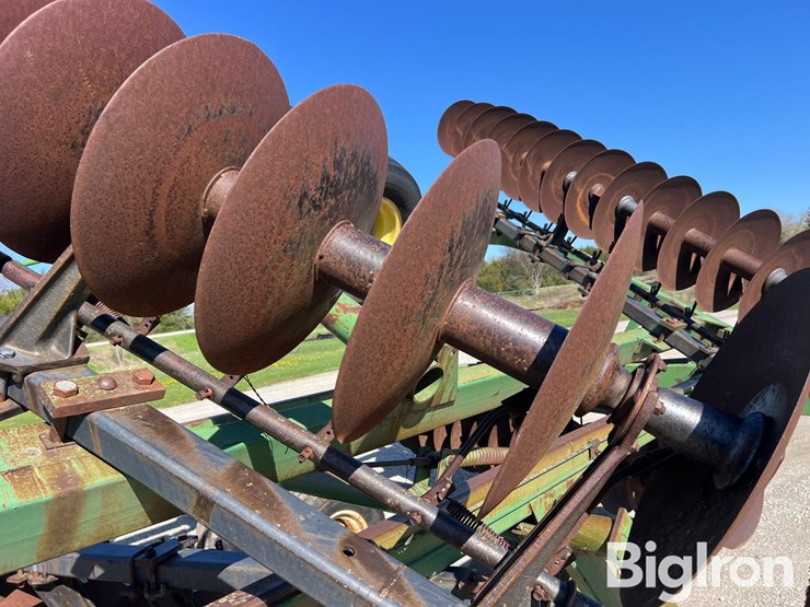 john-deere-220-image-20
