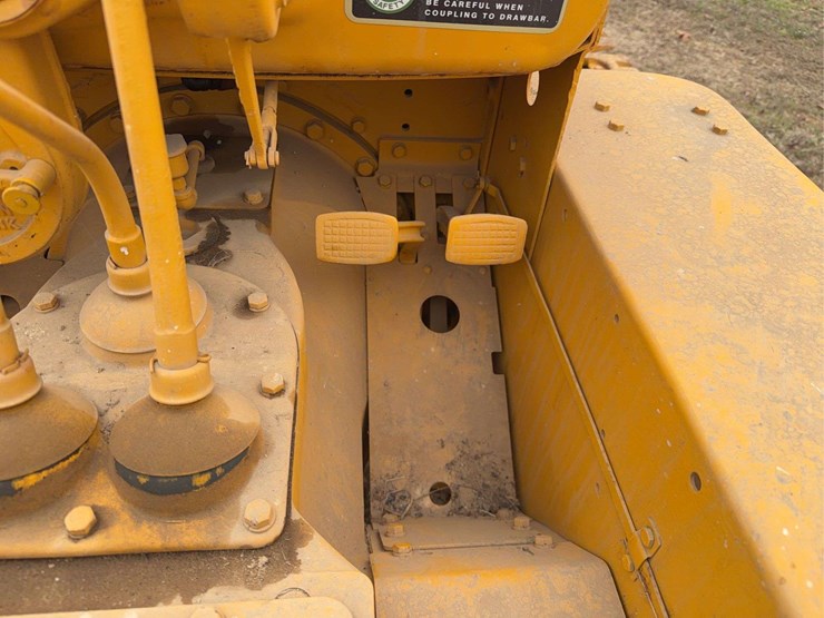 caterpillar-twenty-two-image-33