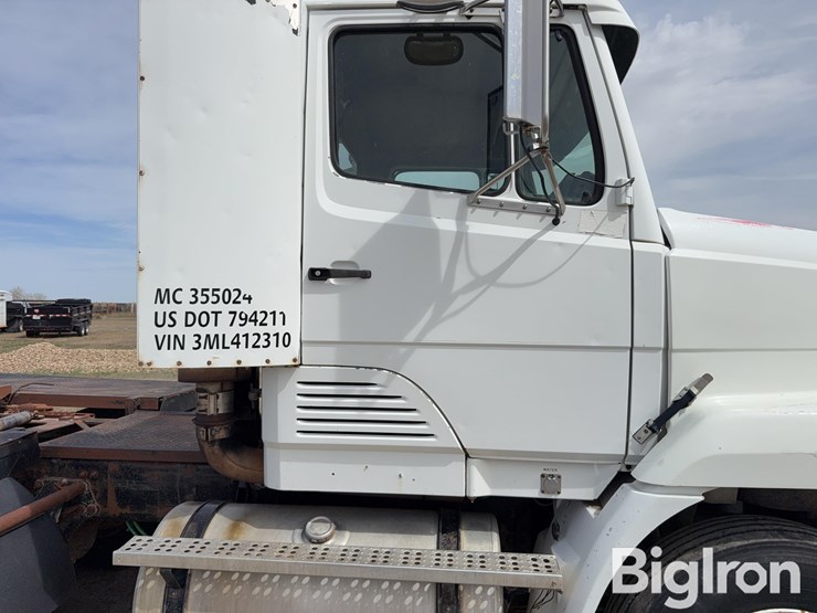 1991-freightliner-flc112-image-9
