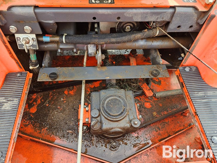 kubota-zd326-image-9