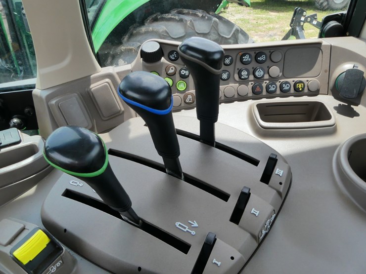 2023-john-deere-6110m-image-15