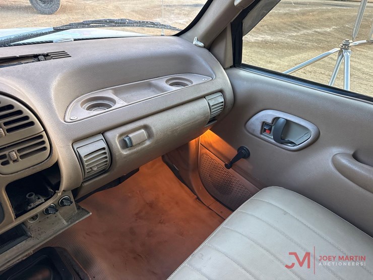 1995-chevrolet-cheyenne-3500-image-26