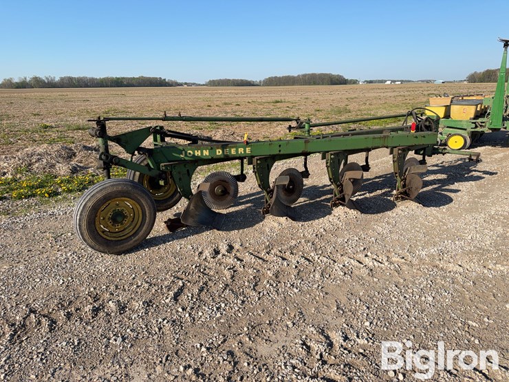 john-deere-a1450-4-bottom-moldboard-plow-image-5