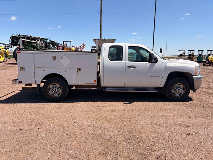 2012-gmc-2500-image-4