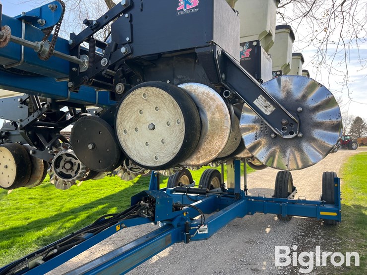 2006-kinze-3600-image-11