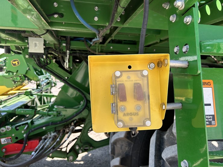 2020-john-deere-cs770-image-16