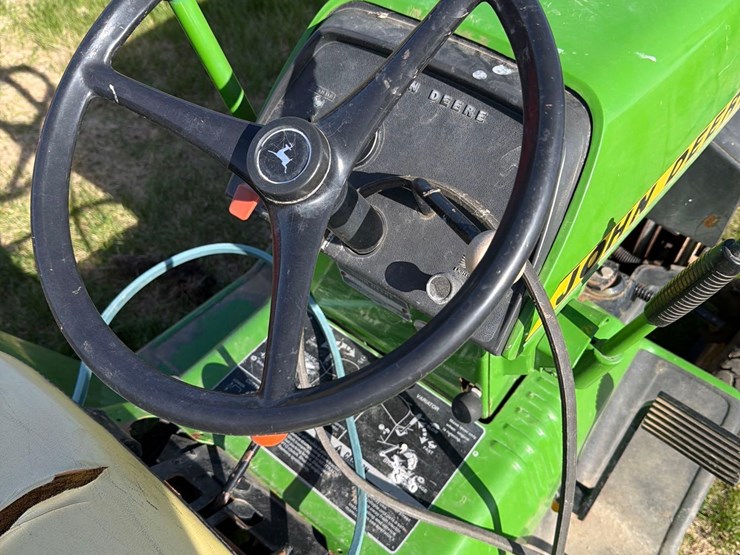 john-deere-212-image-18