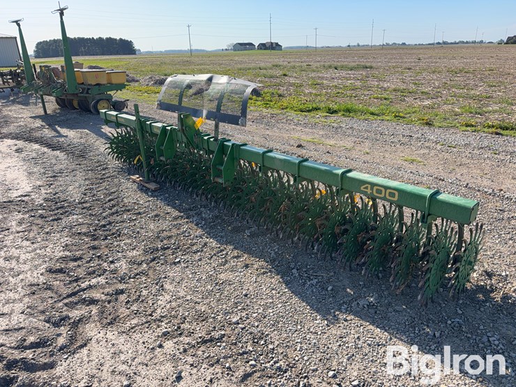 john-deere-400-image-1