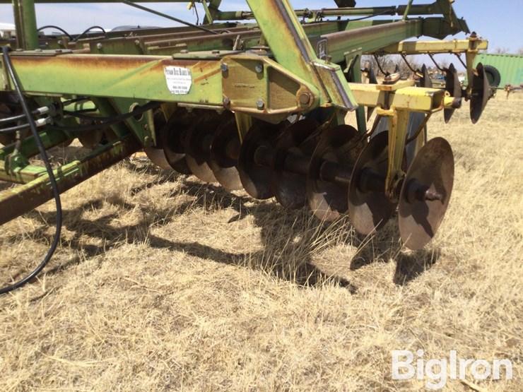john-deere-230-image-13