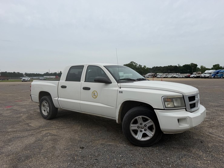 2009-dodge-dakota-image-2