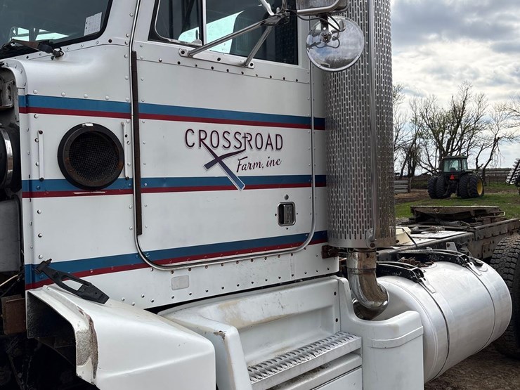 1989-peterbilt-377-image-11