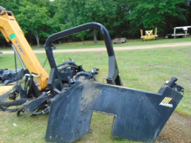 alamo-industrial-samarai-22-boom-mower-image-4