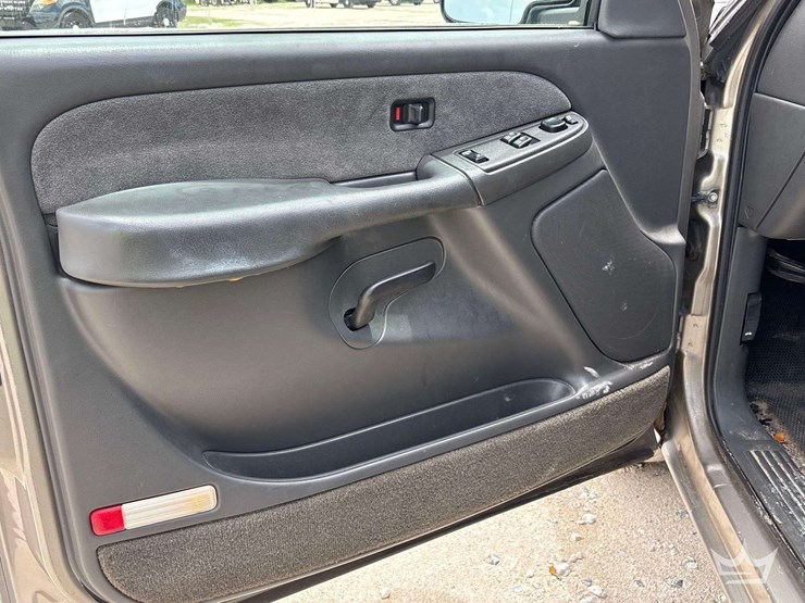 2003-chevrolet-silverado-1500-image-10