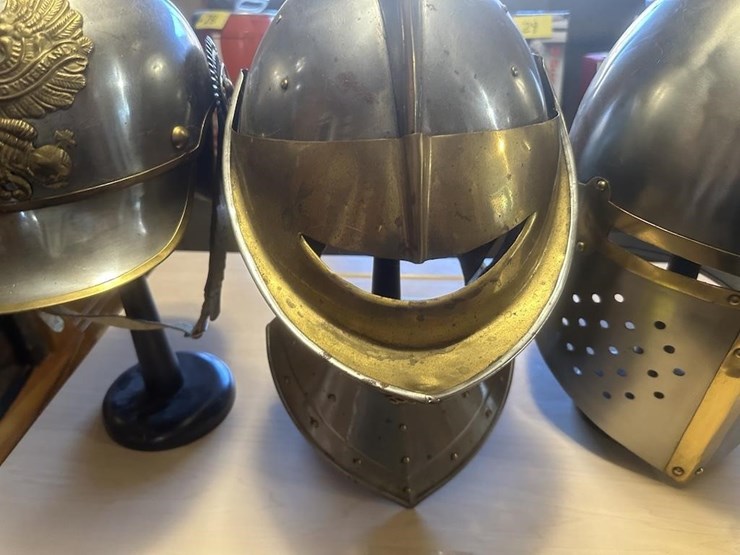 antique-helmets-image-5