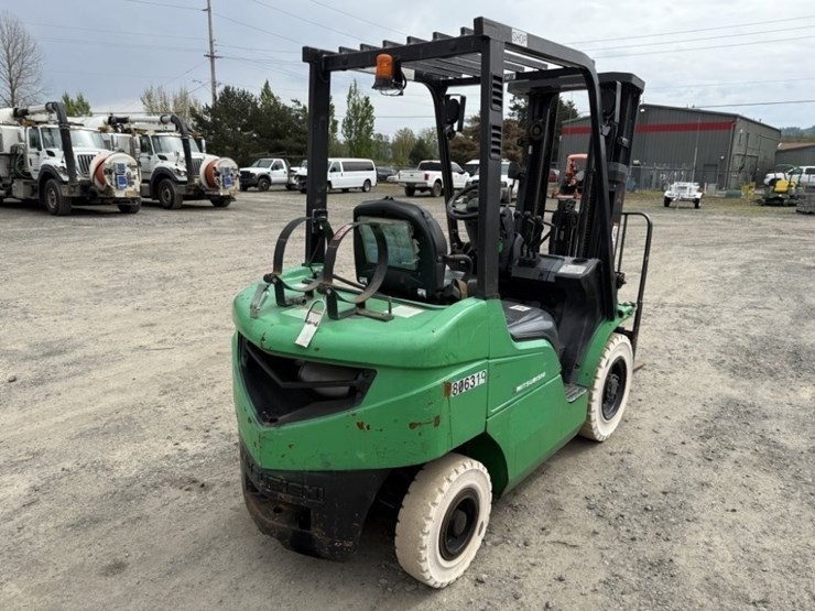 2015-mitsubishi-fg25n-image-4