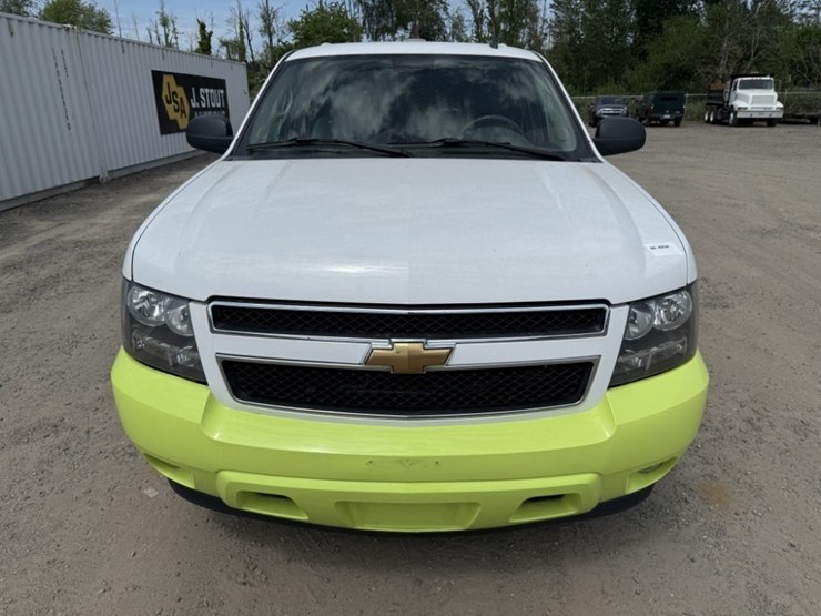 2007-chevrolet-suburban-2500-image-8