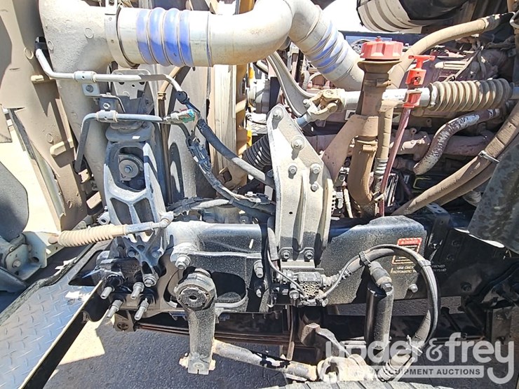 2021-mack-gr64f-image-19
