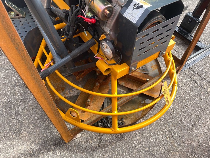 #9043-•-unused-ride-on-concrete-power-trowel-(o12)-image-10