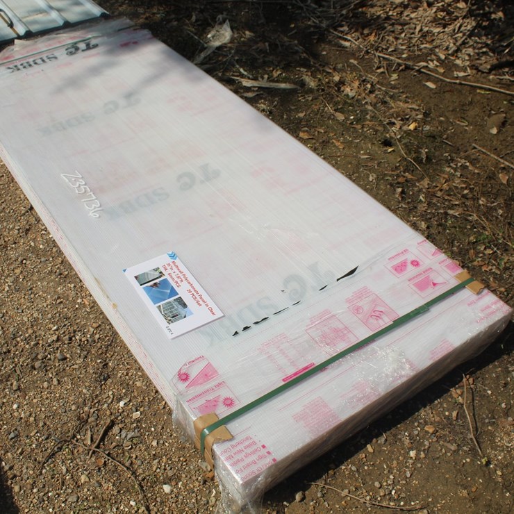#5147 • BUNDLE OF 35IN X 7.87FT MULTIWALL POLCARBONATE PANEL