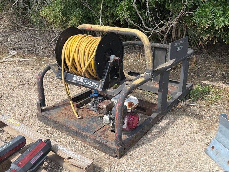 #5146-•-cox-reels-bug-sprayer-machine-image-2