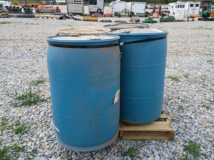 #24393-•-pallet-of-plastic-barrels-image-4