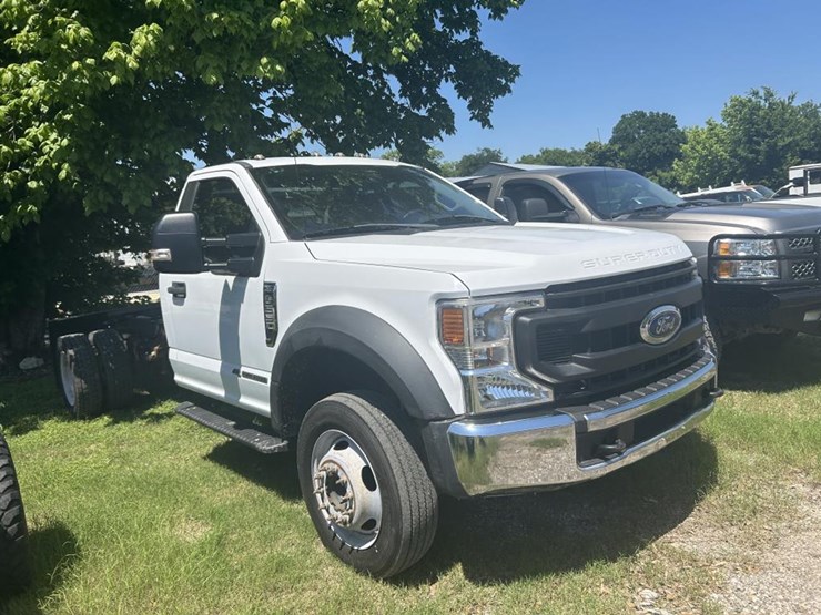 2020-ford-f550-image-3