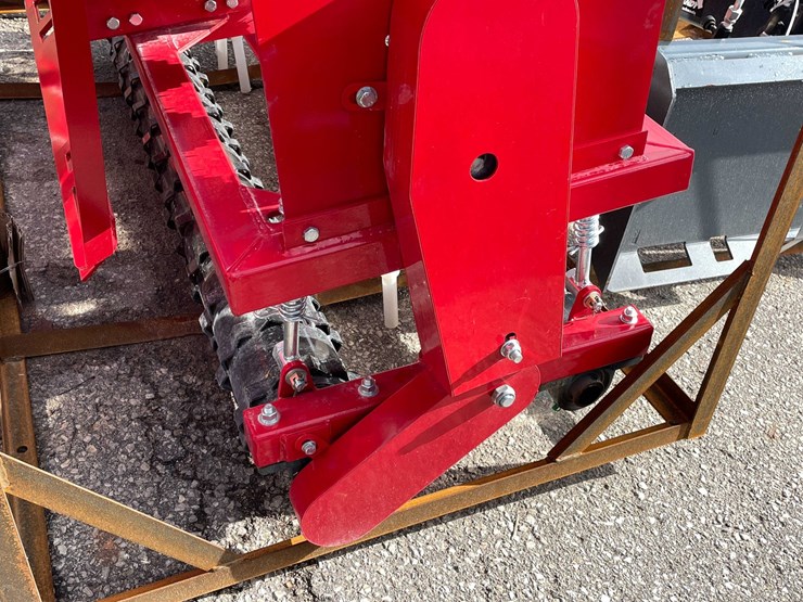 #9027-•-unused-agt-70-skid-steer-universal-mount-(o12)-image-17