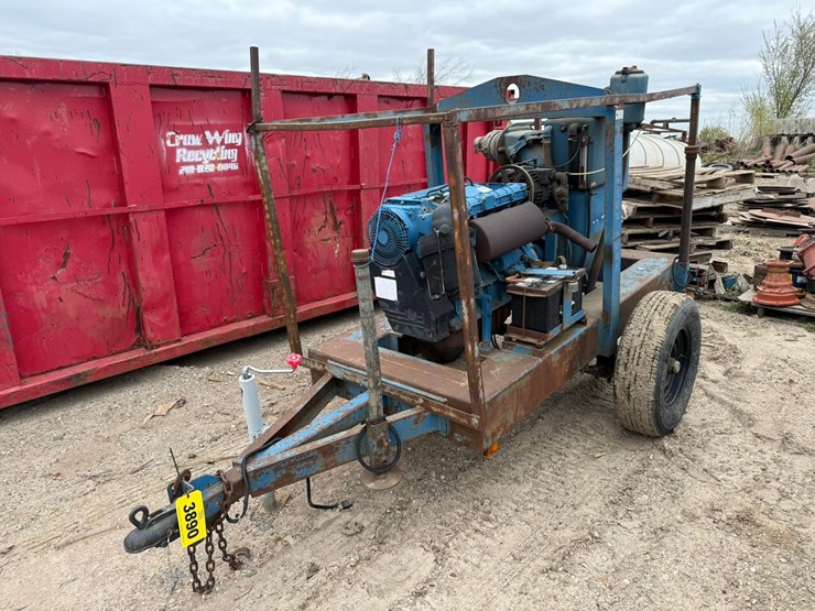 #3890-•-towable-water-pump-image-1