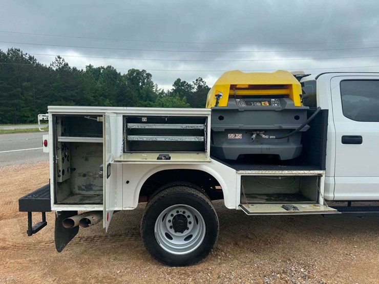 2017-ford-f550-sd-image-11