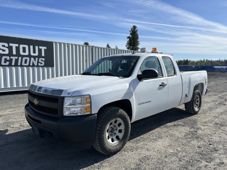 2013-chevrolet-silverado-1500-image-1