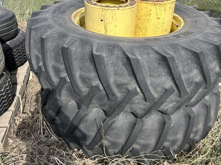 2021-john-deere-4830-image-1
