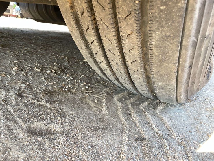 2018-kenworth-t680-image-25