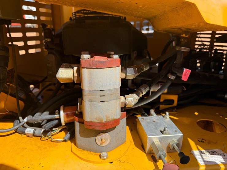 2008-bil-jax-45xa-image-7