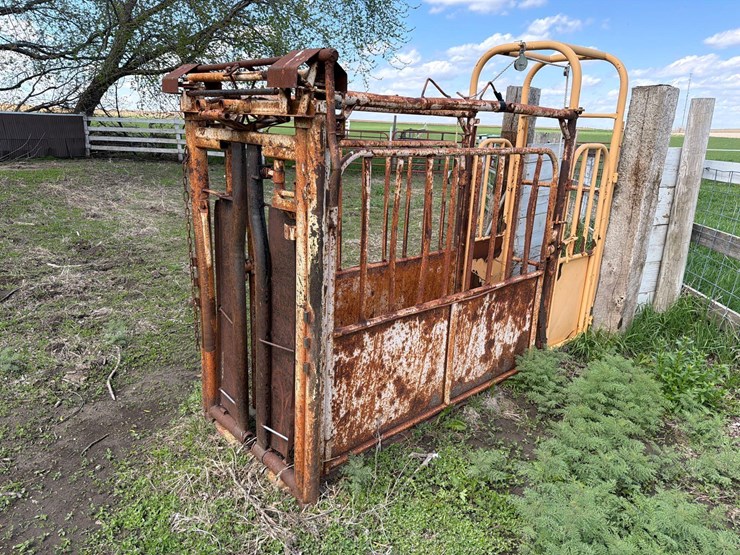 formost-chute-w/-manual-gate-image-1