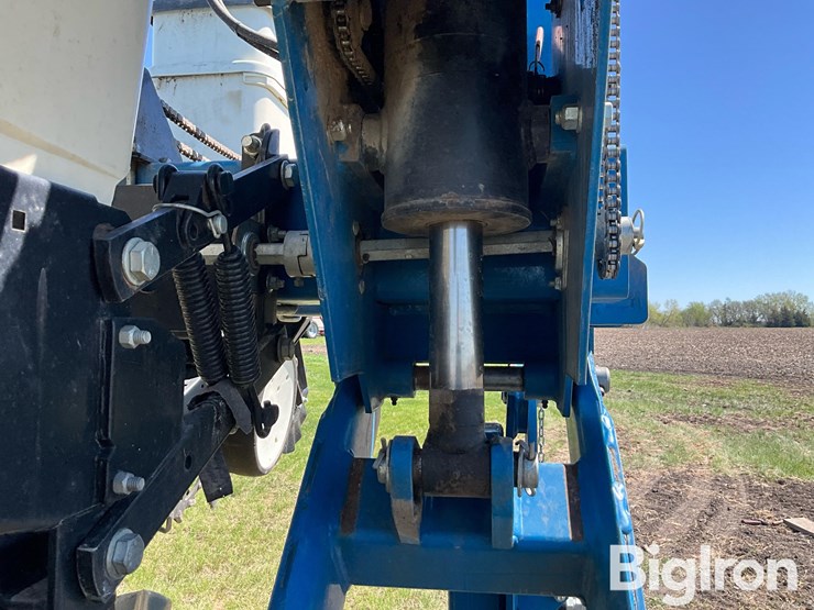 2011-kinze-3600-image-14