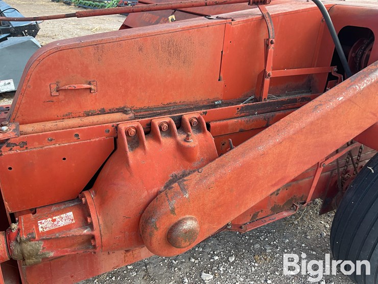 new-holland-285-image-16