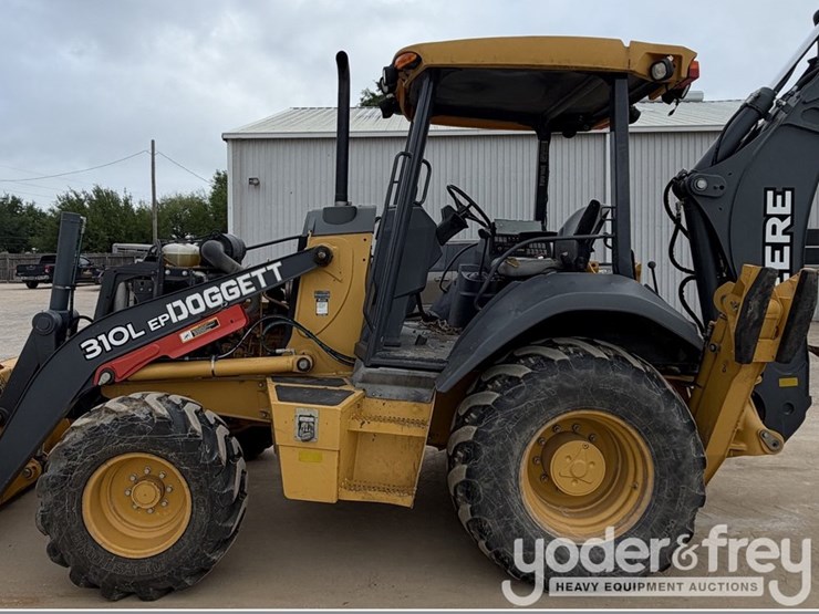 2018-deere-310l-ep-image-1