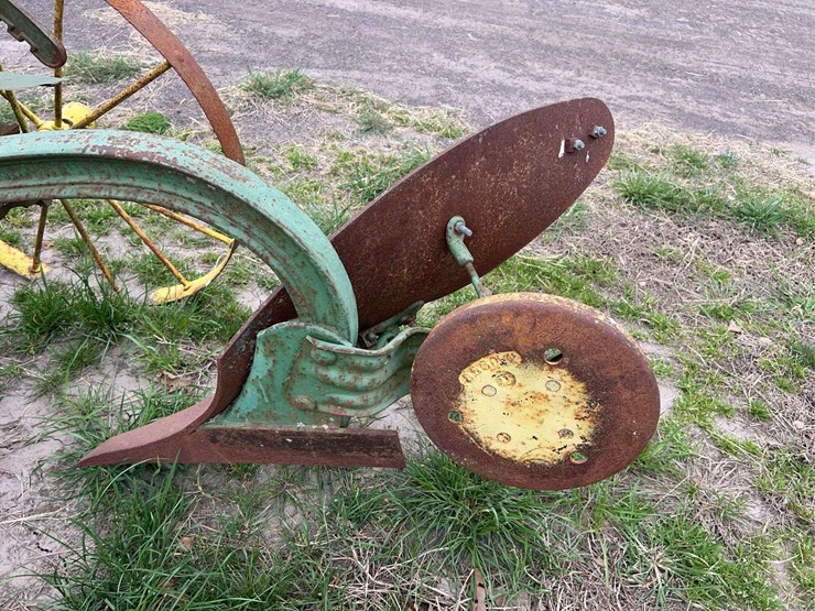 john-deere-one-bottom-plow-image-22