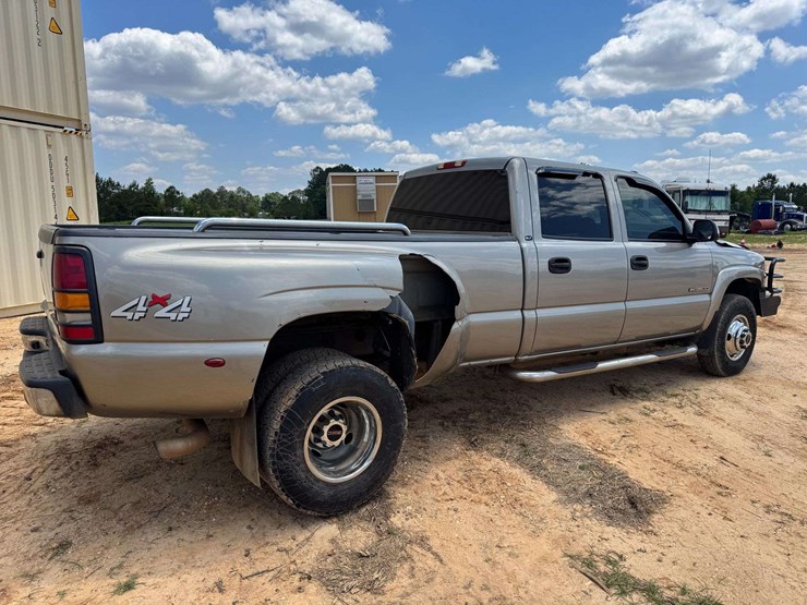 2002-gmc-sierra-3500-image-3