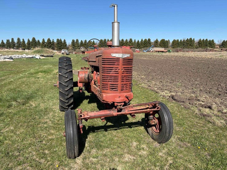 1951-farmall-m-tractor-image-8