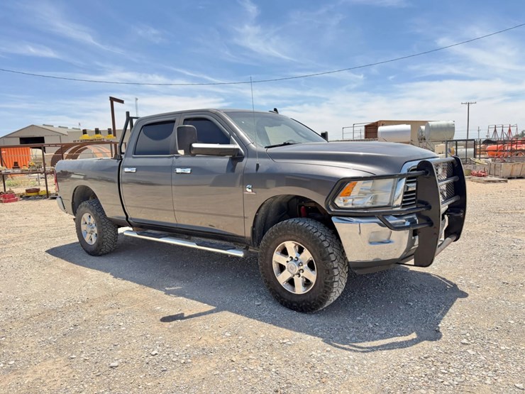 2014-dodge-2500-image-4