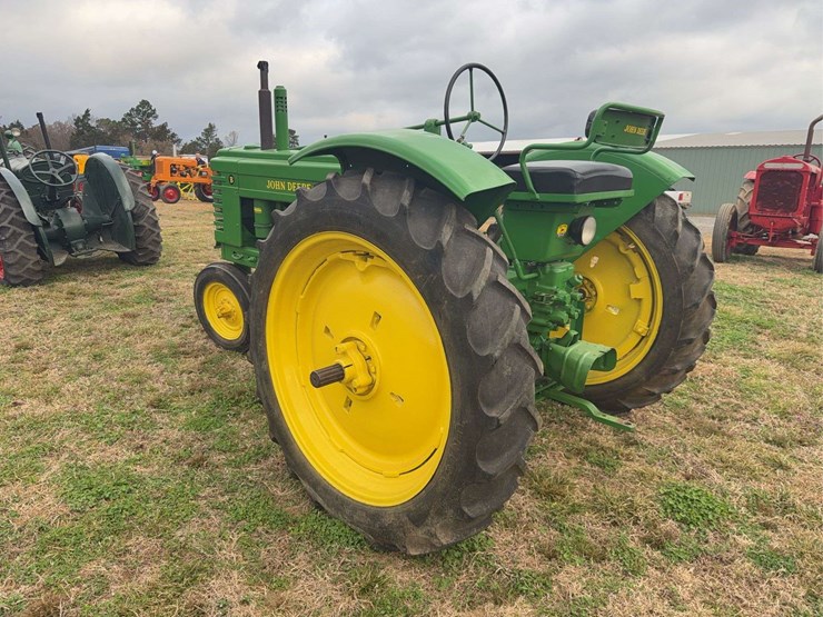 john-deere-b-image-3