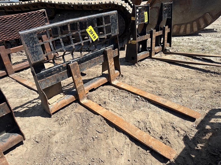 #3919-•-approx-48"-skid-steer-forks-image-4