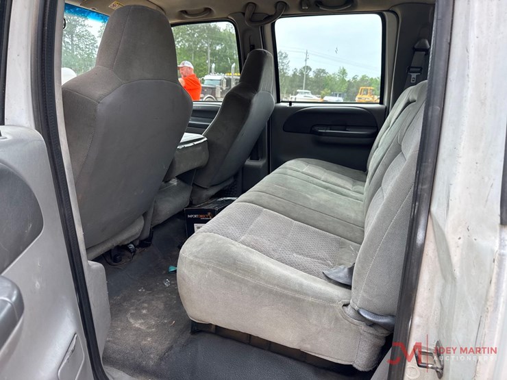 2003-ford-f550-xlt-image-19