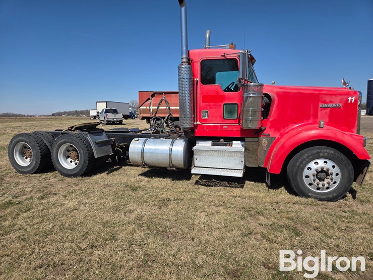 2000-kenworth-w900b-image-4